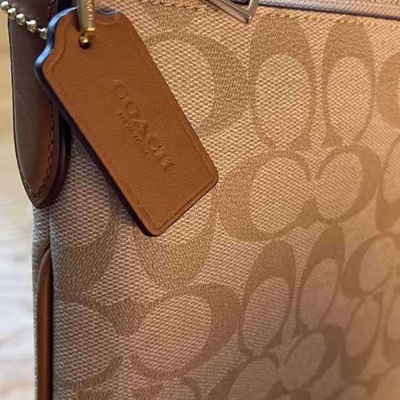 Coach Rowan File bag - light tan/cream signature canvas - Picture 7 of 12